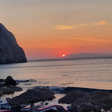 Pleasure Black Beach 페리사 외부 사진