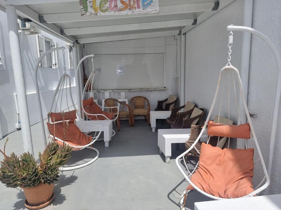 Pleasure Black Beach 페리사 외부 사진