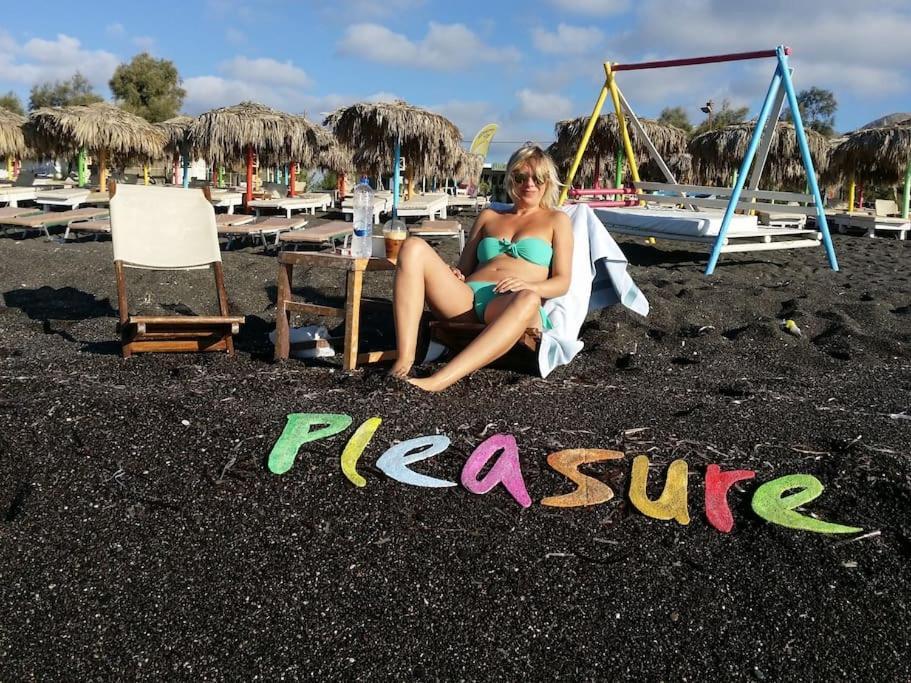 Pleasure Black Beach 페리사 외부 사진