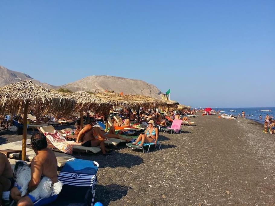 Pleasure Black Beach 페리사 외부 사진