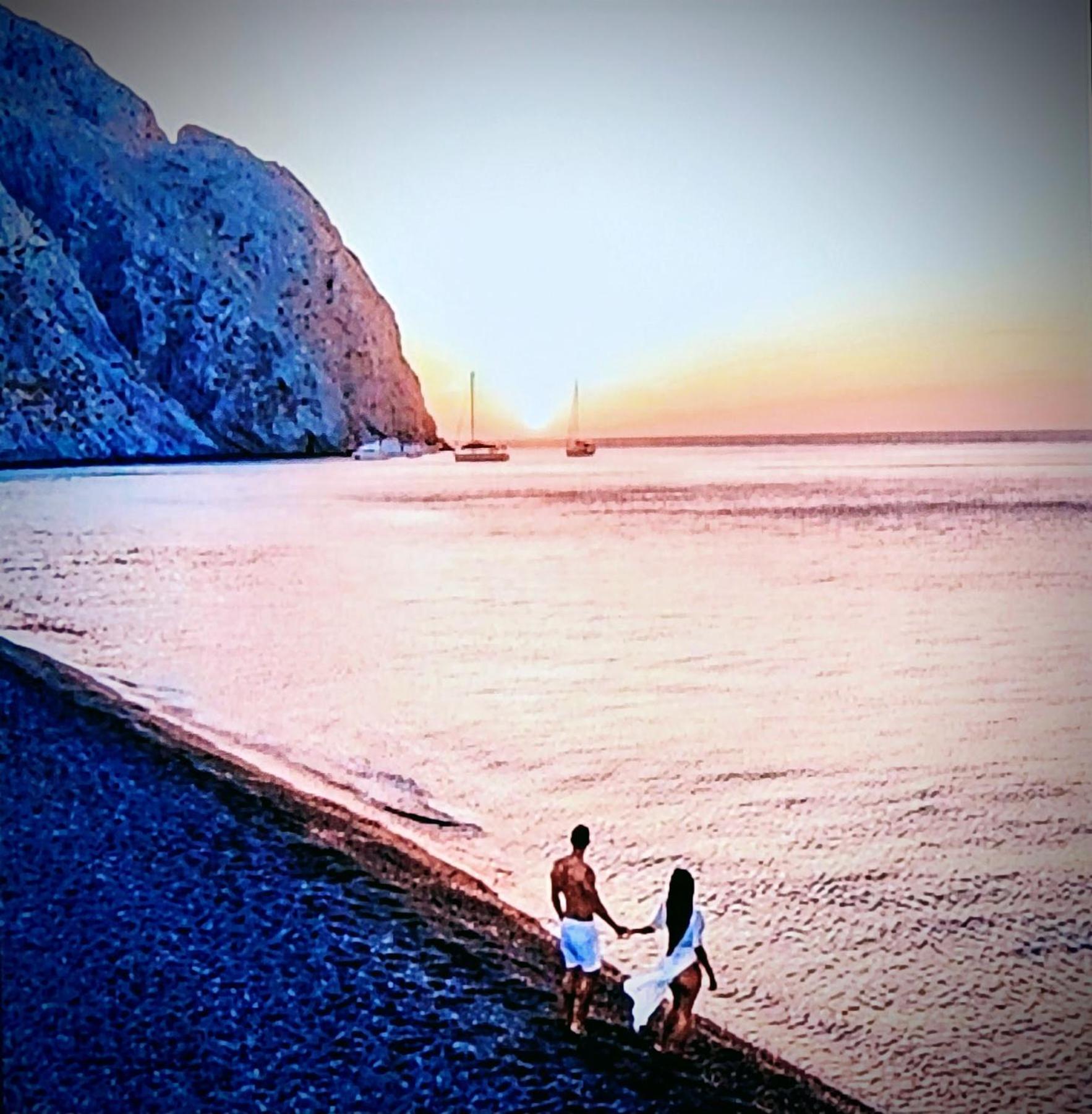 Pleasure Black Beach 페리사 외부 사진