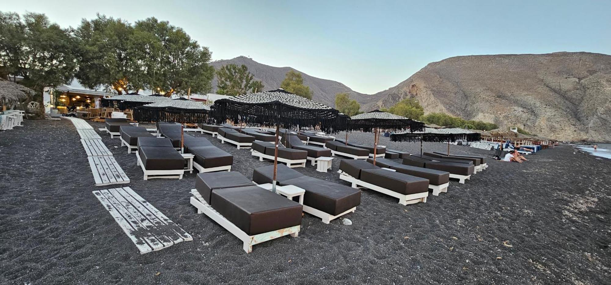 Pleasure Black Beach 페리사 외부 사진