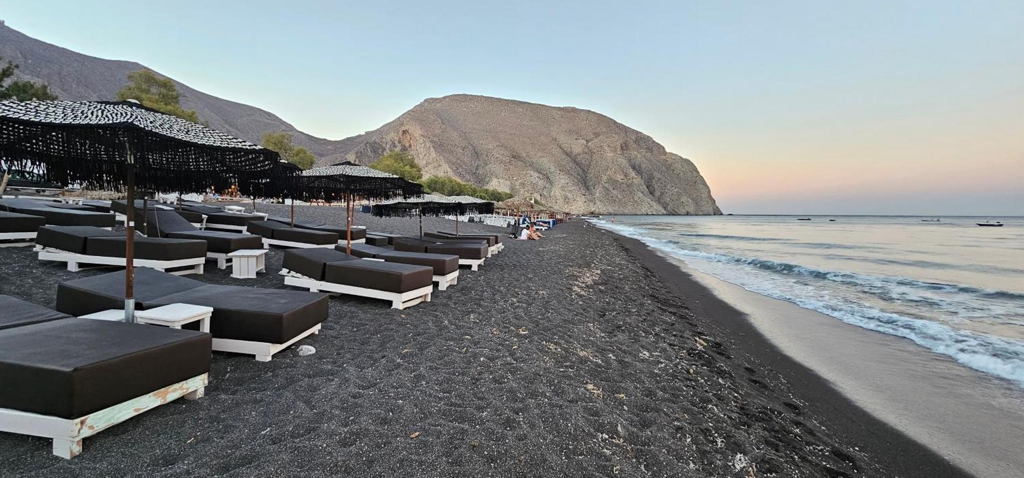 Pleasure Black Beach 페리사 외부 사진