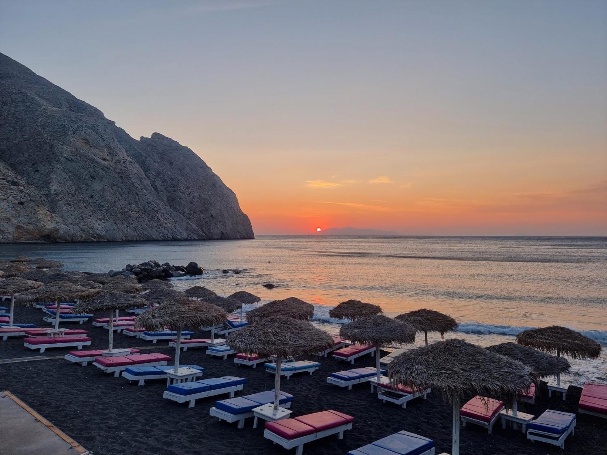Pleasure Black Beach 페리사 외부 사진
